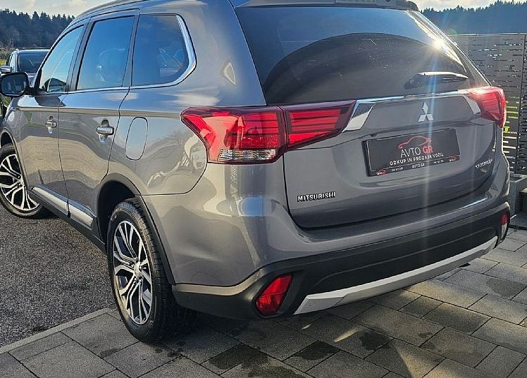 Zunanja slika - Mitsubishi Outlander - 2.2 DI-D -AUT-4WD INSTYLE+ 7 sed.-LED NAVI-KAMERA- - 11