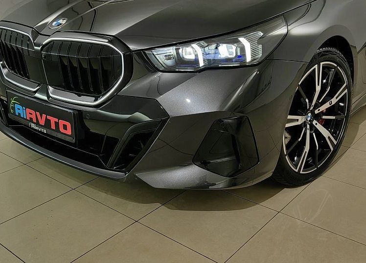 Zunanja slika - BMW Serija 5 - Touring: 540d-XD-M-PAKET-ICONIC-PANO-HLA-SE-360-KAM-ACC- - 8