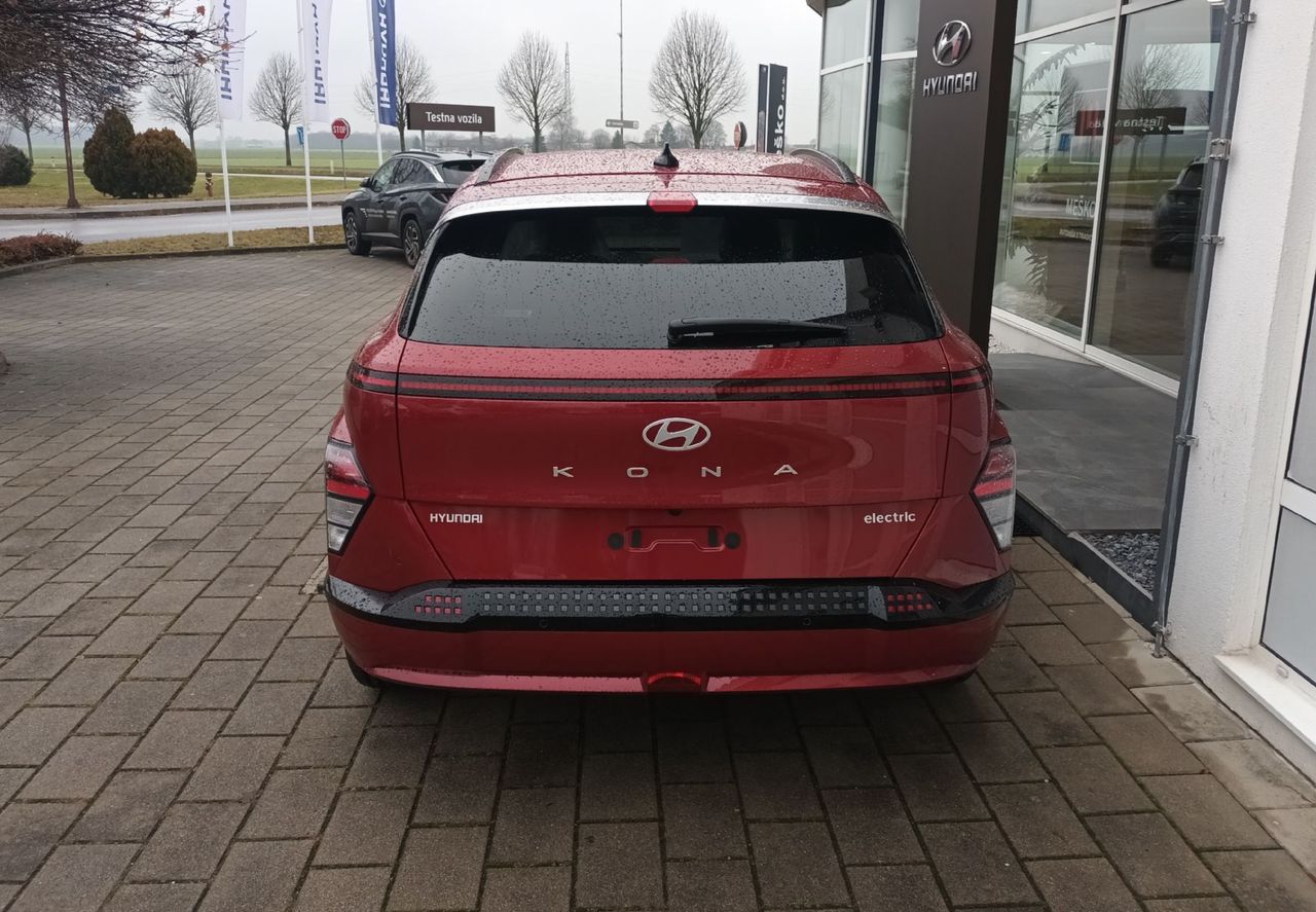 Zunanja slika - Hyundai Kona - BEV 48KWH PREMIUM   WINTER I.TOP.ČRP...... - 5