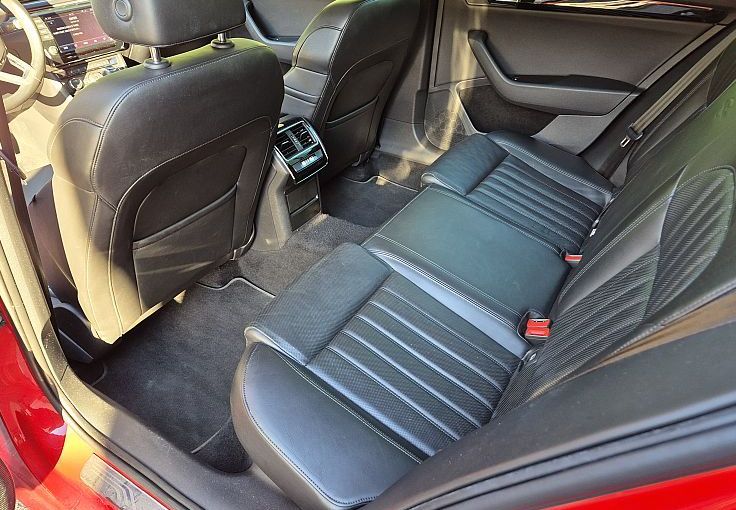 Zunanja slika - Škoda Superb - 2.0 TDI L K DSG 140 kW PANORAMA-USNJE-ACC - 9