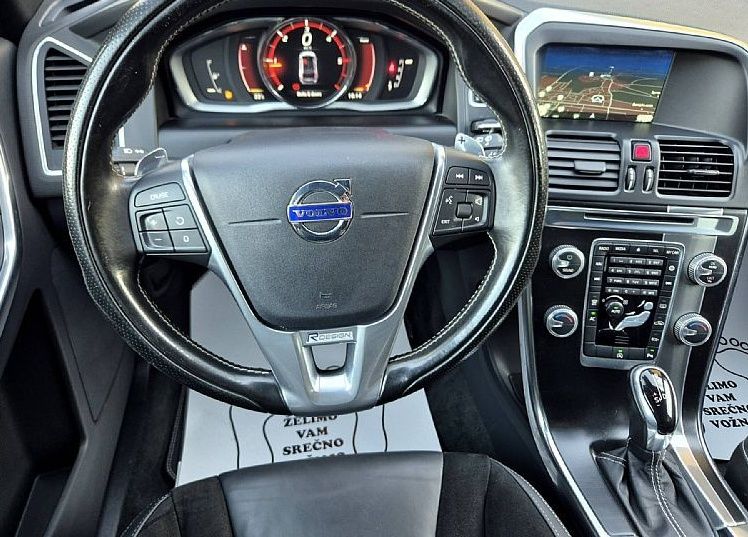 Zunanja slika - Volvo XC60 - D4 R-Design NAVI F1 VL. KLJUKA 1.LETNO JAMSTVO - 9