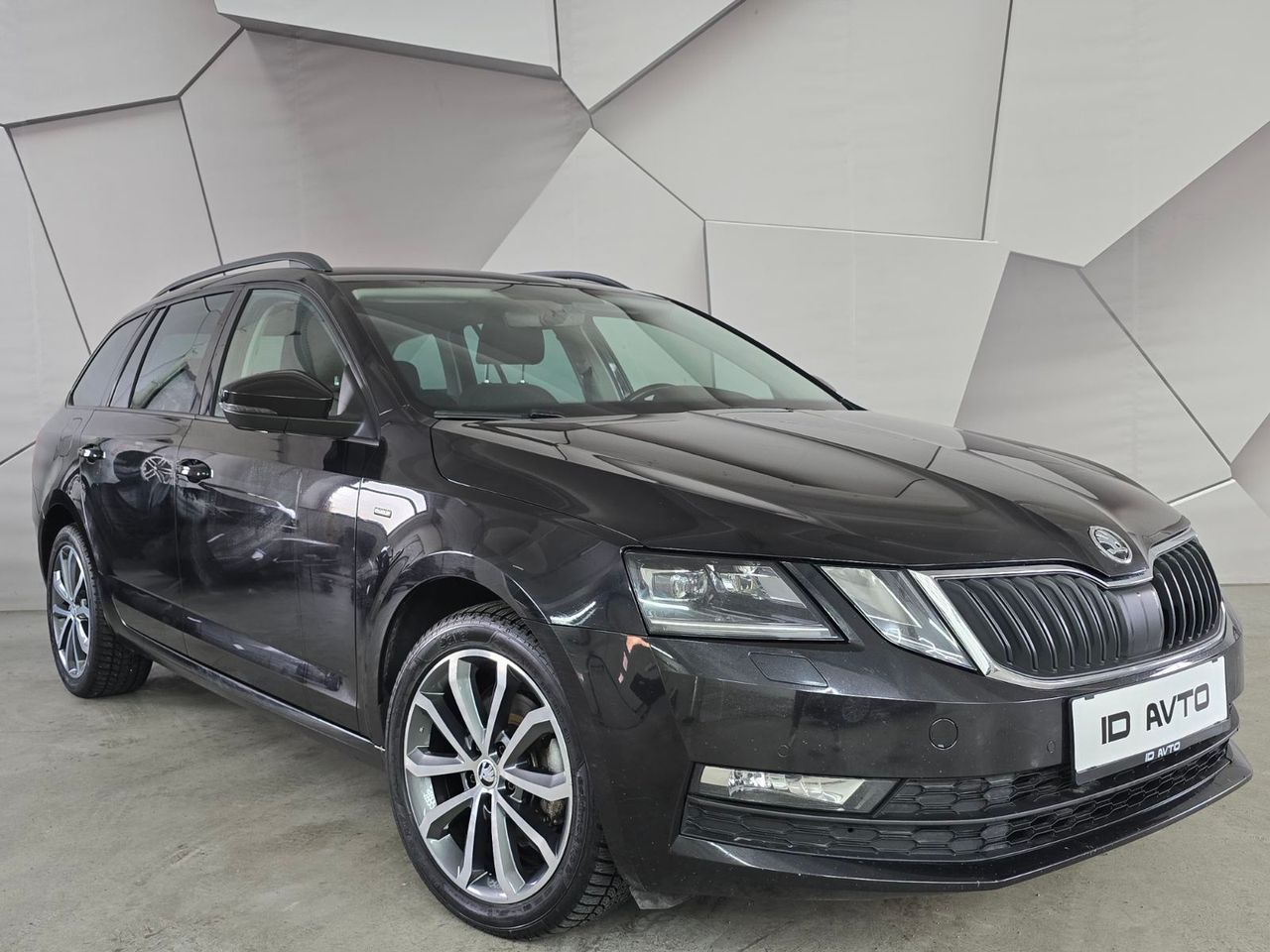 Zunanja slika - Škoda Octavia - Combi 2,0 TDI L&K DSG - 1