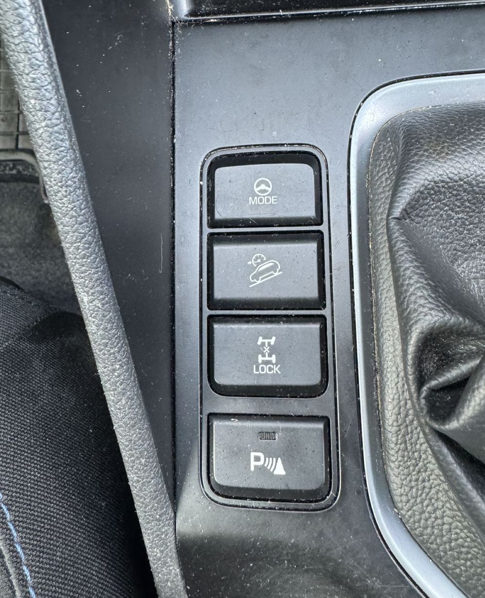 Zunanja slika - Hyundai Tucson - 1.LASTNIK-SLO-4WD-NOVI MOTOR-KAMERA-NAVI-GRETJE SE - 11