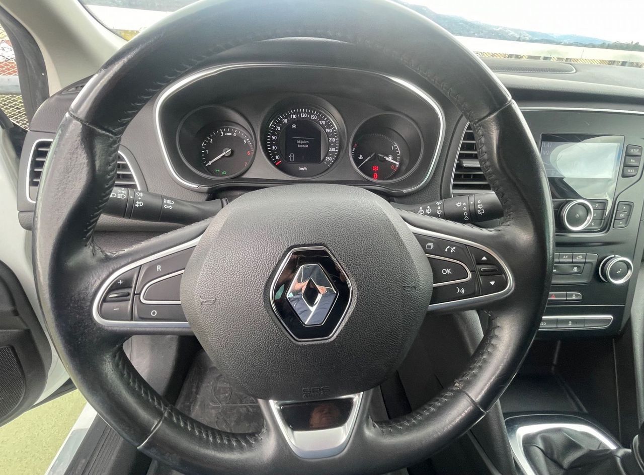 Zunanja slika - Renault Mégane - Megane 1.3 16 V PDC ZADAJ. - 18