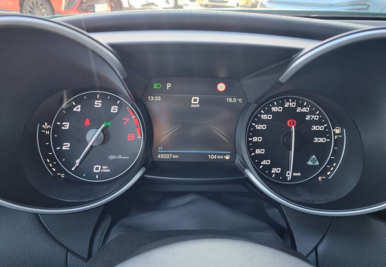 Zunanja slika - Alfa Romeo Giulia - 2.9 V6 Bi-Turbo Quadrifoglio 510hp - HARMAN KARDON - 12