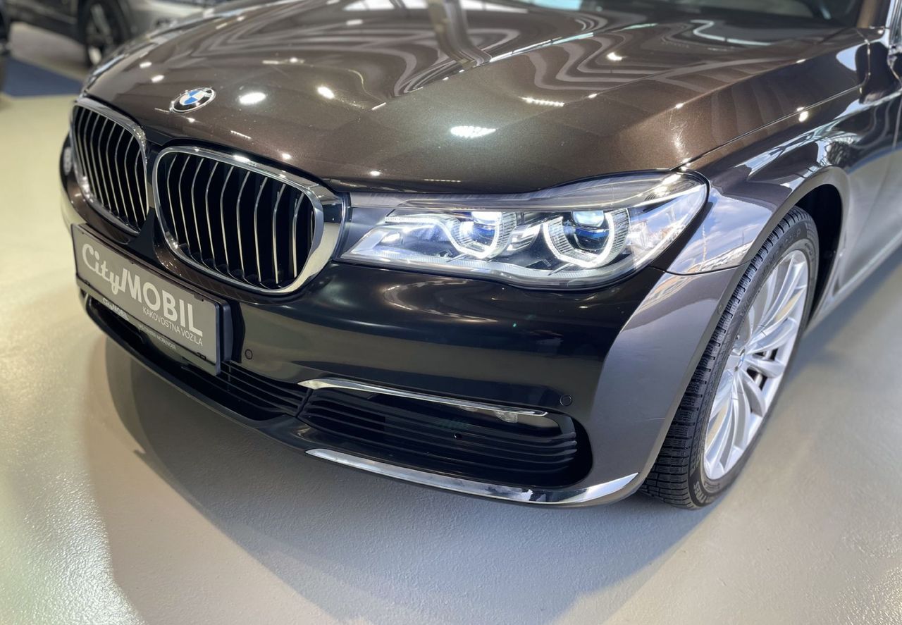 Zunanja slika - BMW Serija 7 - : XDRIVE-SOFT-HEAD UP-PANO-MEMORY-LED-VIRTUAL-NAVI - 7