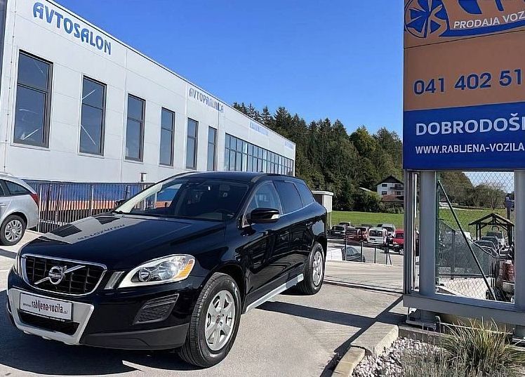 Zunanja slika - Volvo XC60 - DRIVe FWD MOMENTUM REDNO SERVISIRAN... - 3