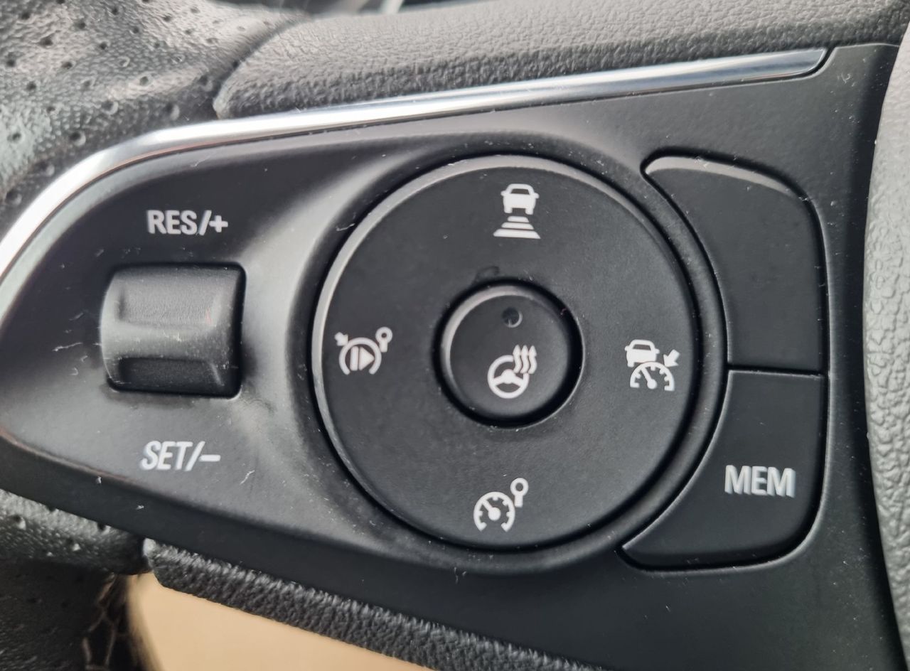 Zunanja slika - Opel Grandland - 1.6 PHEV GSE AUTO 300HP 4WD + POTRJENA KNJIGA - 15