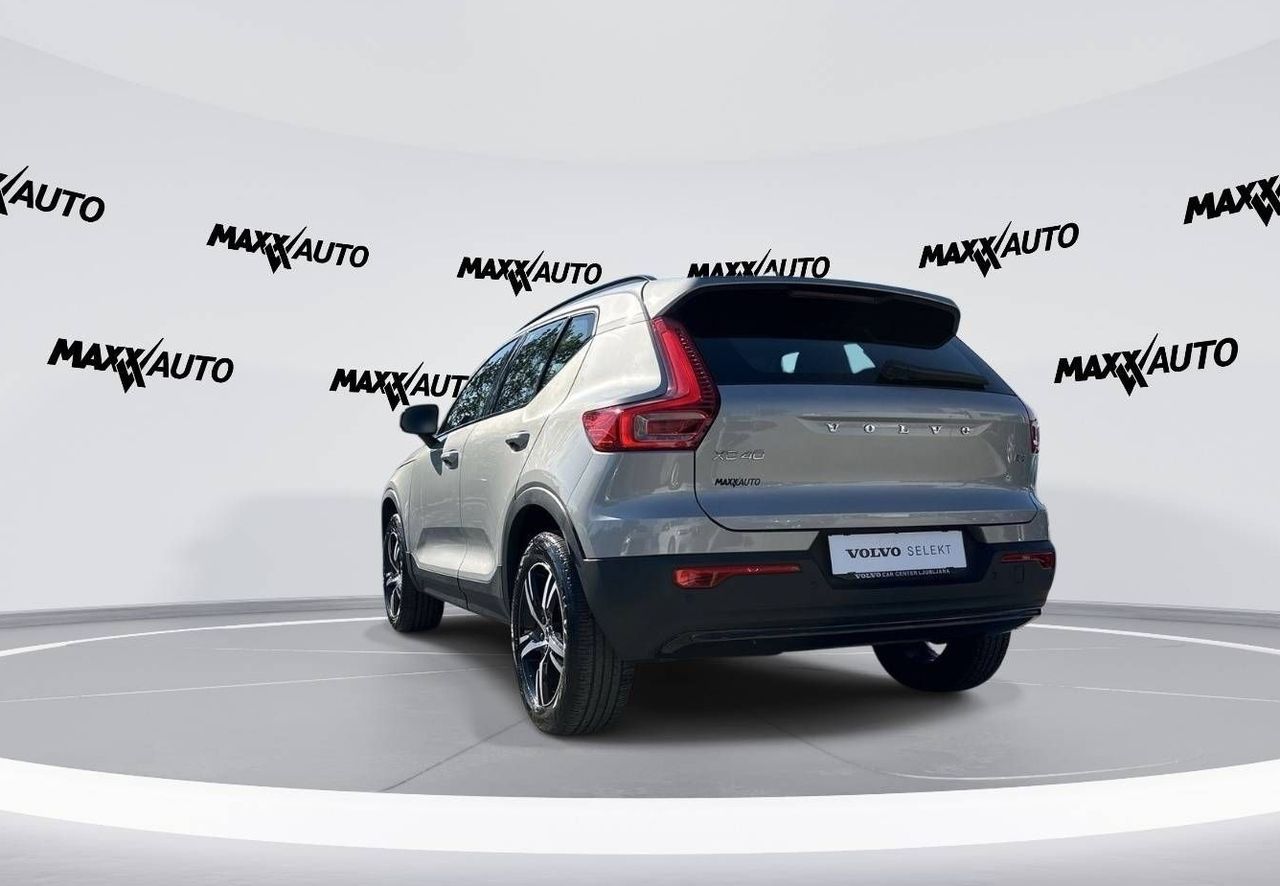 Zunanja slika - Volvo XC40 - B3P Plus Dark Avt - 6