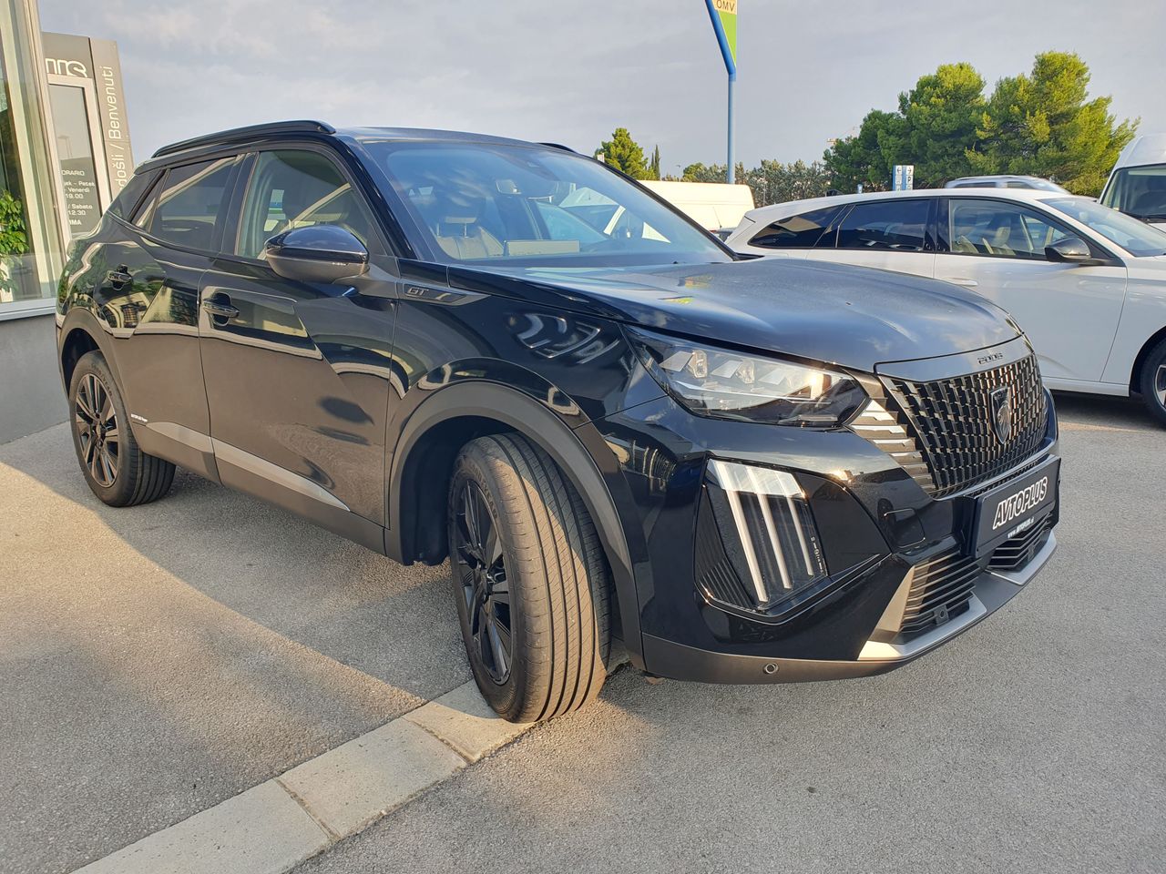 Zunanja slika - Peugeot 2008 - GT HIBRID 145 - 7