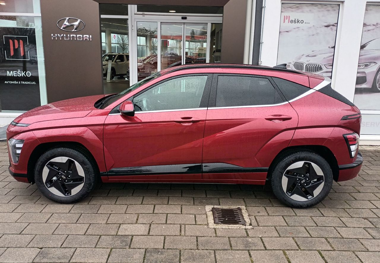 Zunanja slika - Hyundai Kona - BEV 48KWH PREMIUM   WINTER I.TOP.ČRP...... - 3