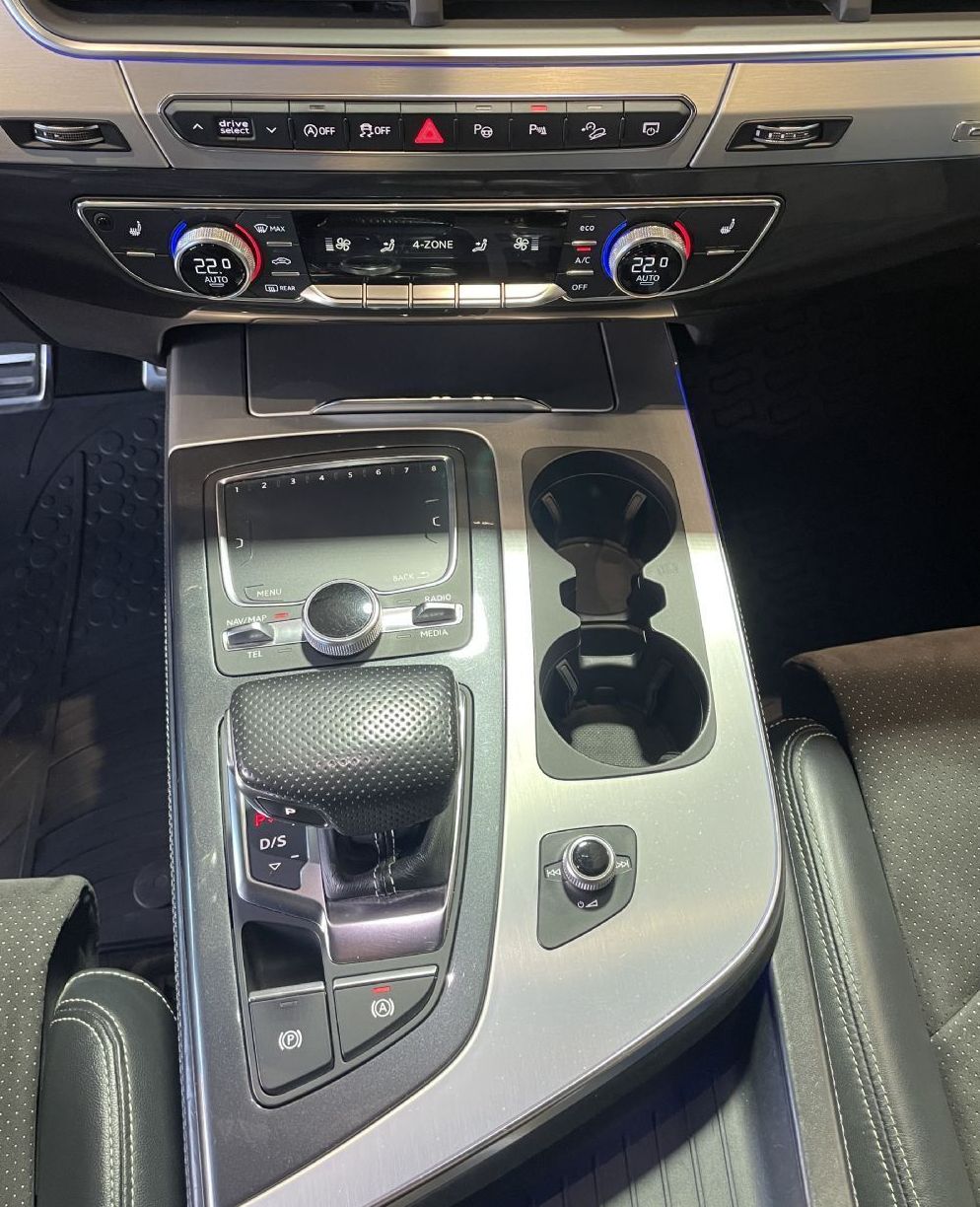 Zunanja slika - Audi Q7 - ZRAČNO-HUD-PANO-NAVI-MEMORY-ALCANTARA-VIRTUAL-22C - 13