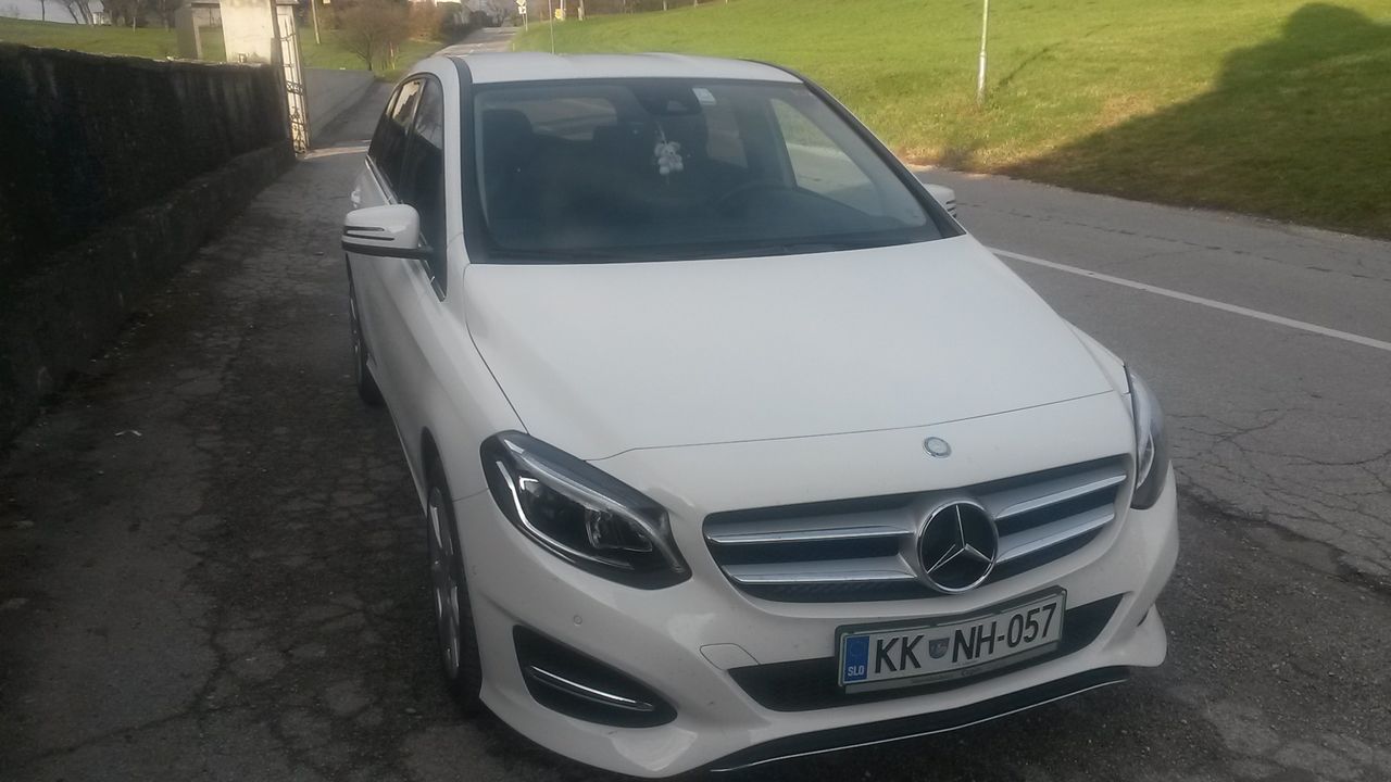 Zunanja slika - Mercedes-Benz B-Razred - B200D 4 MATIC URBAN - 4