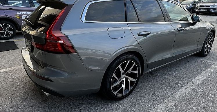 Zunanja slika - Volvo V60 - T5 2.0 Momentum FWD - ZELO DOBRO OHRANJEN - 8