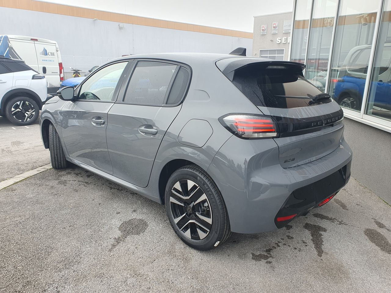Zunanja slika - Peugeot 208 - Allure1.2 Turbo 100 - NA ZALOGI - 1