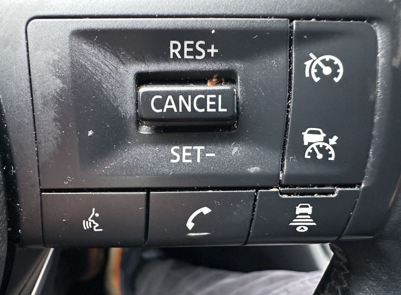 Notranja slika - Nissan Qashqai - CROSSOVER 1.3MHEV 140.NAVI.ACC.KAMERA.LED.BENCIN - 10