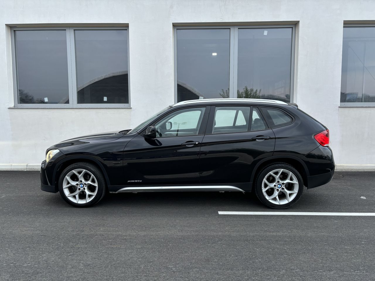 Zunanja slika - BMW X1 - xDrive20d - 6