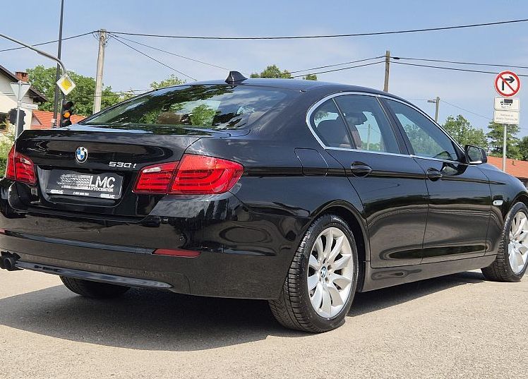 Zunanja slika - BMW Serija 5 - : 530i AUT. SPORT 272ks °HUD °USNJE °ALU 18 - 3