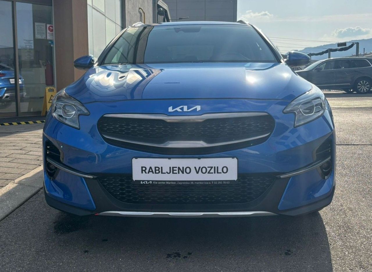 Zunanja slika - KIA XCeed - 1.5 T-GDi EX Way KAMERA-TEMPOMAT-GRETJE SEDEŽEV - 2