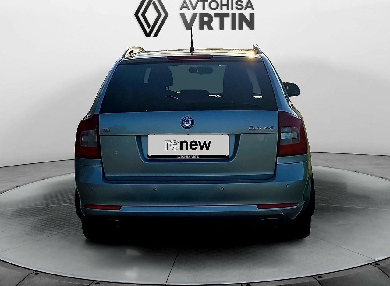 Zunanja slika - Škoda Octavia - Combi 1.6 CR TDI DPF Active - 3