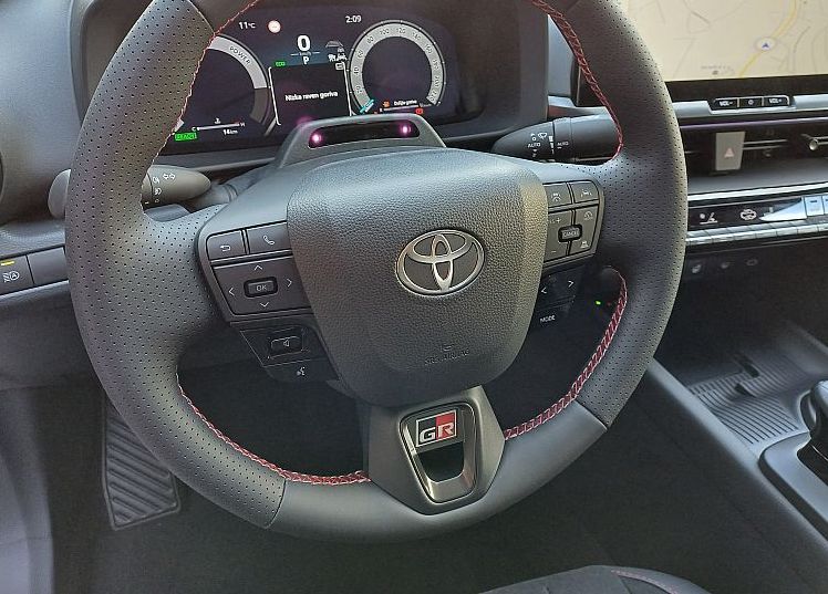 Zunanja slika - Toyota C-HR - 2.0 hibrid  HEV  GR SPORT PREMIERE - 9