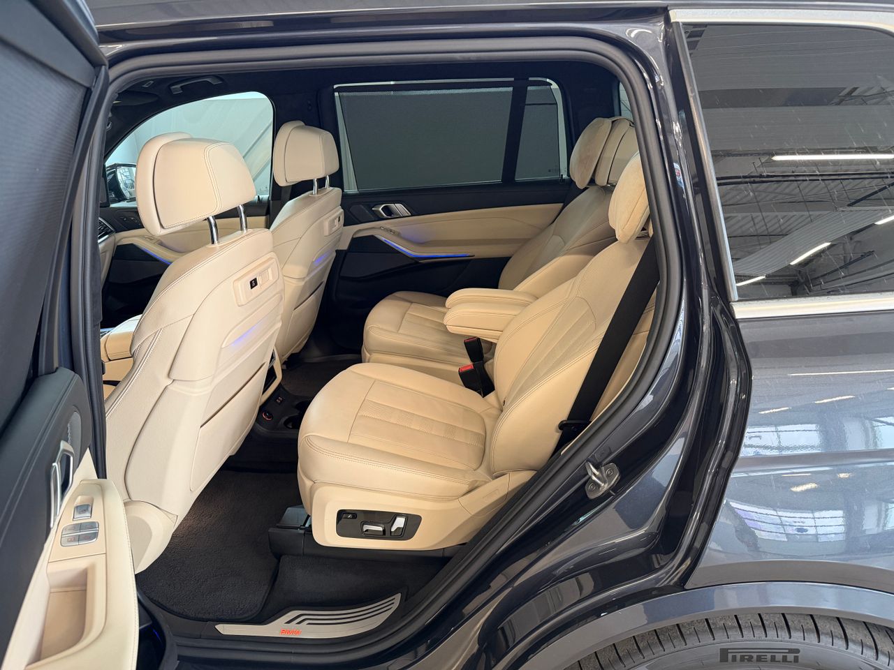 Notranja slika - BMW X7 - BMW - 42