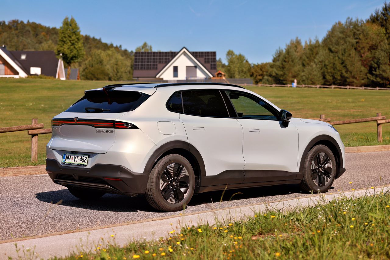 Changan Deepal S05 PHEV na cesti