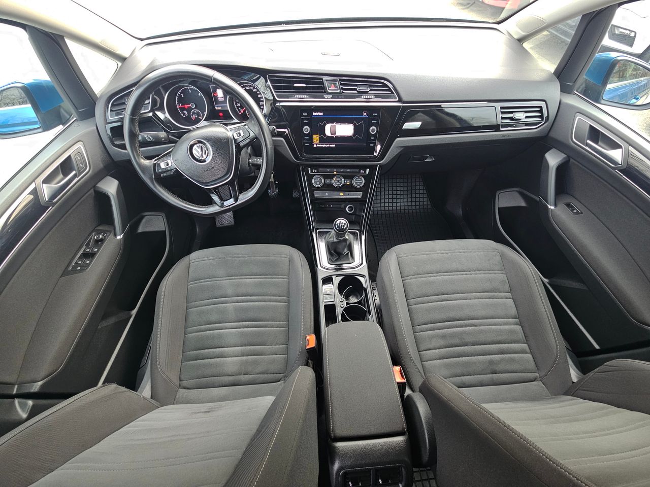 Notranja slika - VW Touran - 1,6 TDI BMT Highline - 9