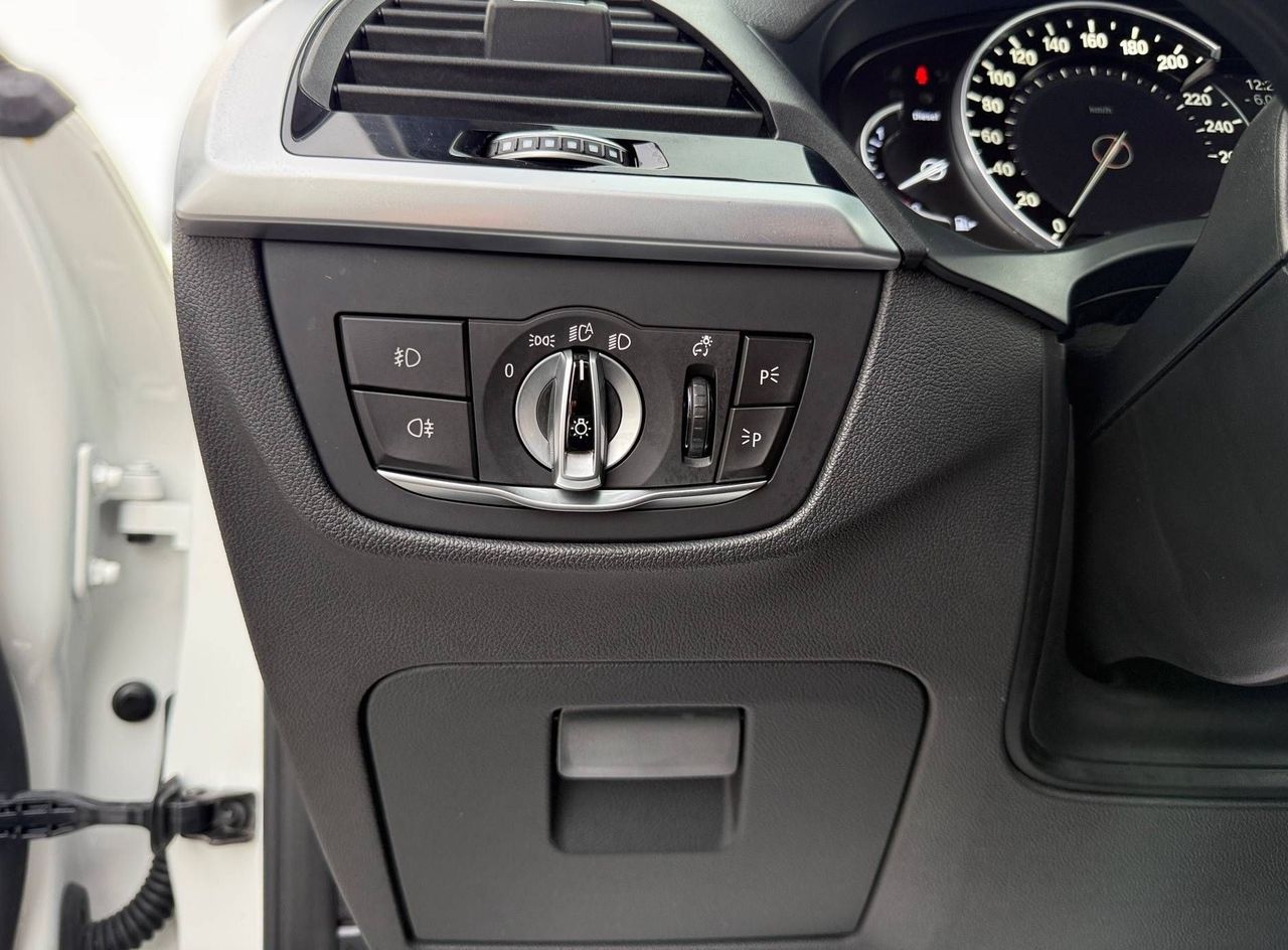 Zunanja slika - BMW X4 - serija : xDrive30d X LINE ADAPTIVE LED KAMERA NAVI PDC - 18