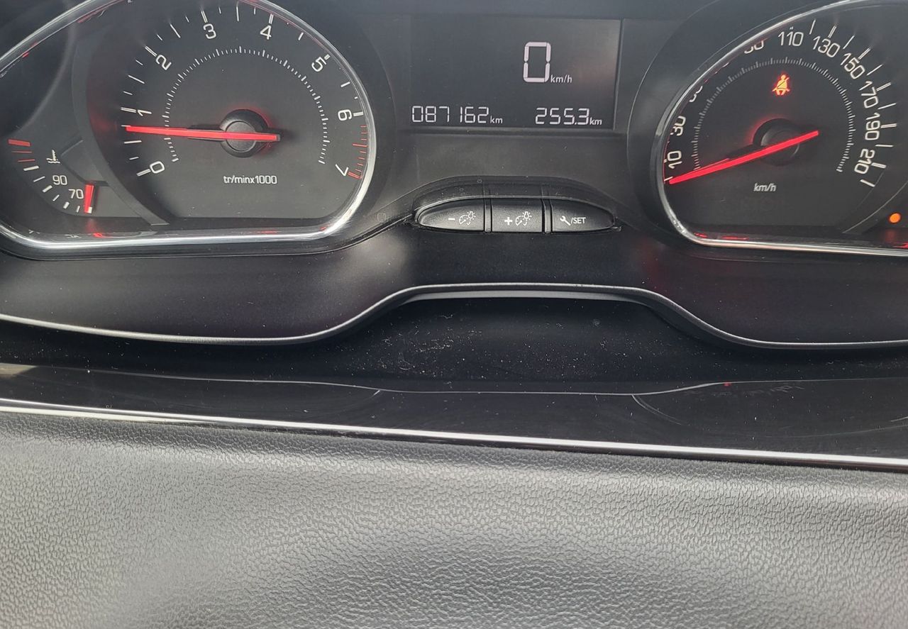 Zunanja slika - Peugeot 208 - 1.0 ac-bluetoth-el.paket-servisiran-12 mes jamstvo - 9