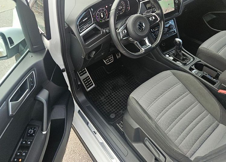 Zunanja slika - VW Touran - °R-LINE° 2.0 TDI DSG 150ks  °7-SEDEŽEV° °VIRTUAL° - 7