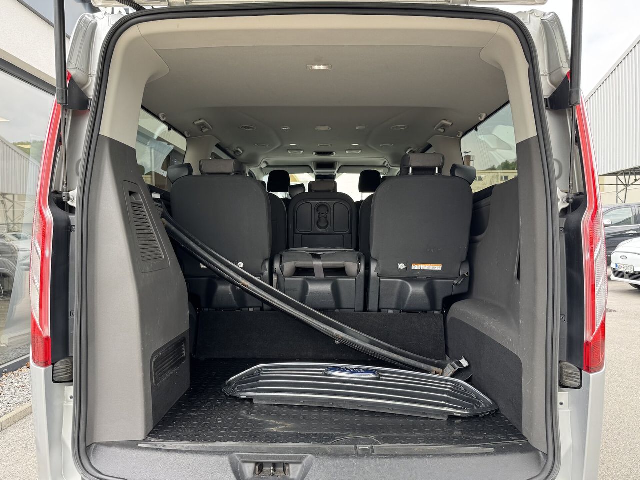 Zunanja slika - Ford Tourneo Custom - LIMITED 2.0TDCI 170KM L2H1 - SLOVENSKO POREKLO - 10