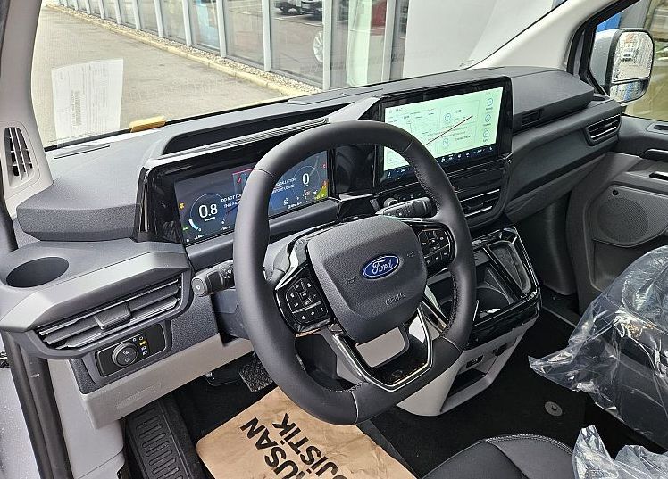 Zunanja slika - Ford Tourneo - Custom TITANIUM X 2.0 TDCi A8 L1H1  ZALOGA - 3