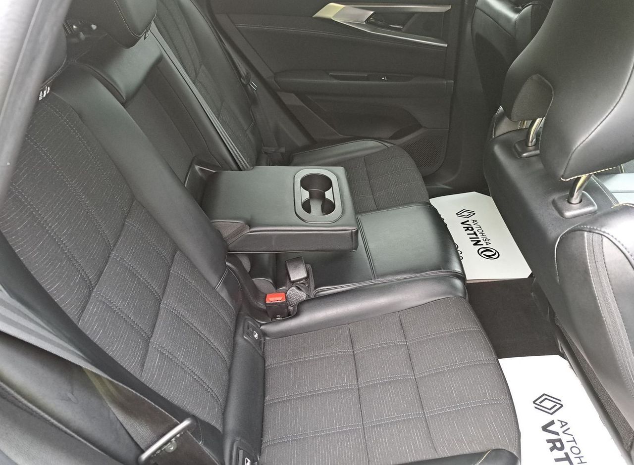 Zunanja slika - Renault Austral - 1.2 HEV 200 E-TECH ICONIC ALPINE +1 LETO JAMSTVA - 10