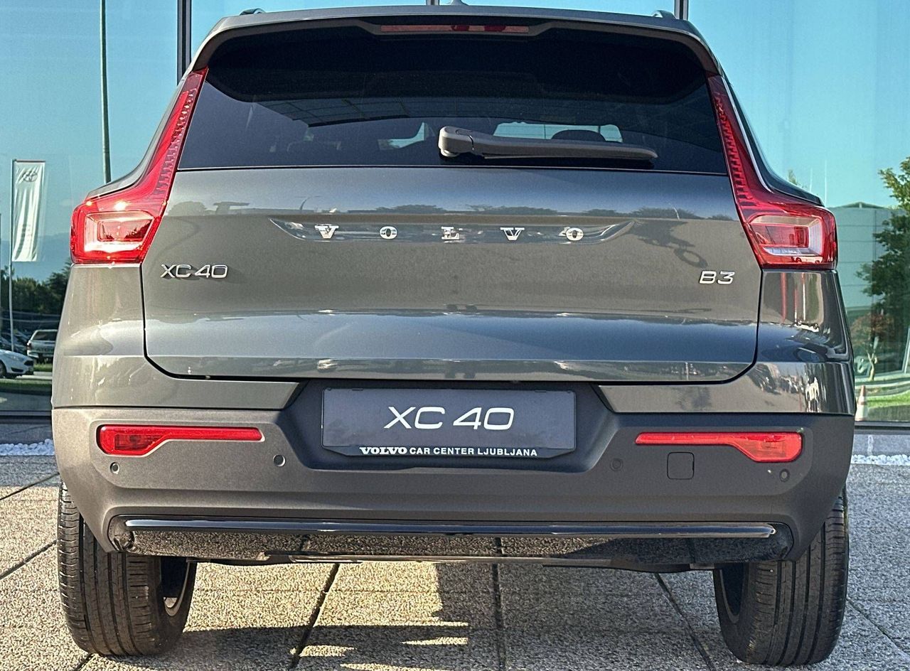 Zunanja slika - Volvo XC40 - B3 P Plus Dark AT DCT 3 leta garancije + 3 servisi - 6