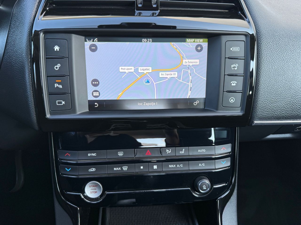 Zunanja slika - Jaguar XE - 2.0D 163HP ZNANA SERVISNA ZGODOVINA +LEPO OHRANJEN - 13