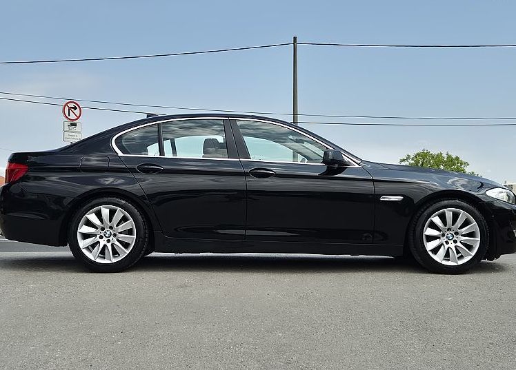 Zunanja slika - BMW Serija 5 - : 530i AUT. SPORT 272ks °HUD °USNJE °ALU 18 - 7