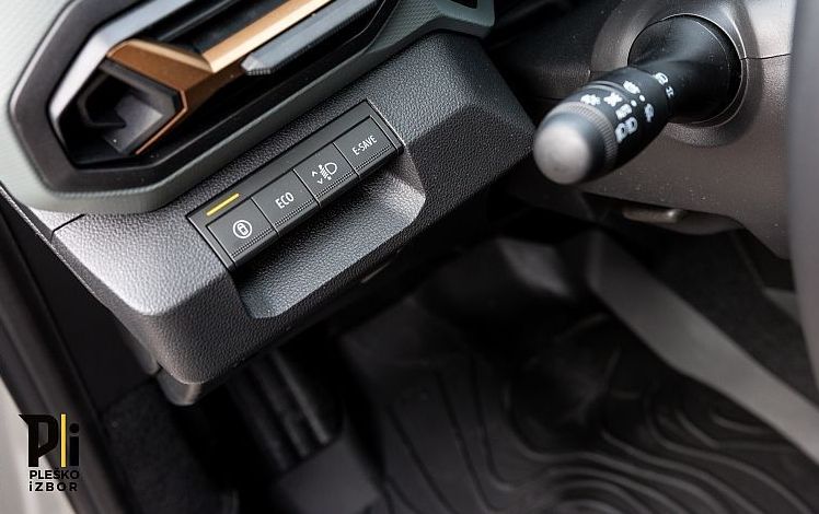 Zunanja slika - Dacia Duster - Hybrid 140 Extreme - 8 let jamstva - 10