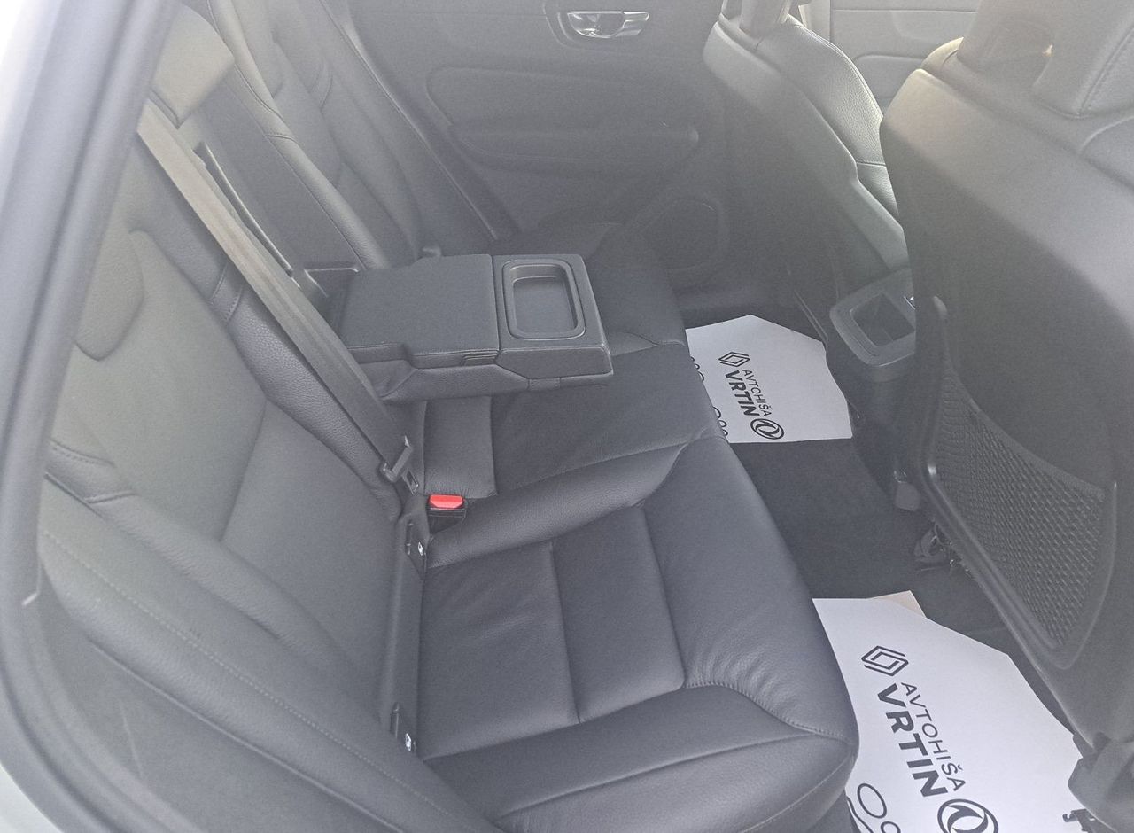 Zunanja slika - Volvo XC60 - B4D AUT Inscription Z ENOLETNIM JAMSTVOM - 9