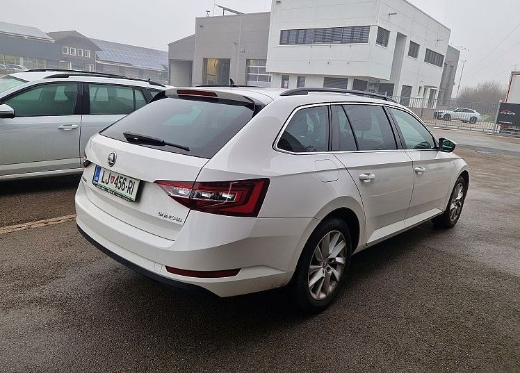 Zunanja slika - Škoda Superb - Combi 2.0 TDI Style Dsg - 3