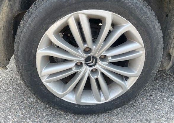 Zunanja slika - Citroën C4 - 1.2 PureTech 110 Feel.VELIK SERVIS.SAMO 103.000 KM - 12