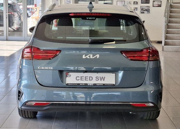 Zunanja slika - KIA Ceed - SW 1.5 T-GDi LX Champion+ M T 103 kW. VEČ BARV - 5