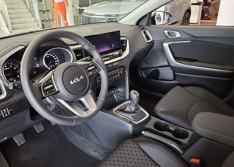 Zunanja slika - KIA Ceed - SW 1.5 T-GDi LX Champion+ M T 103 kW. VEČ BARV - 7