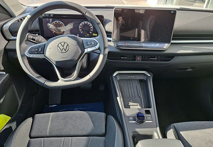 Zunanja slika - VW T-Roc - 1.5 eTSI Style DSG 110  150  - ZALOGA - 9