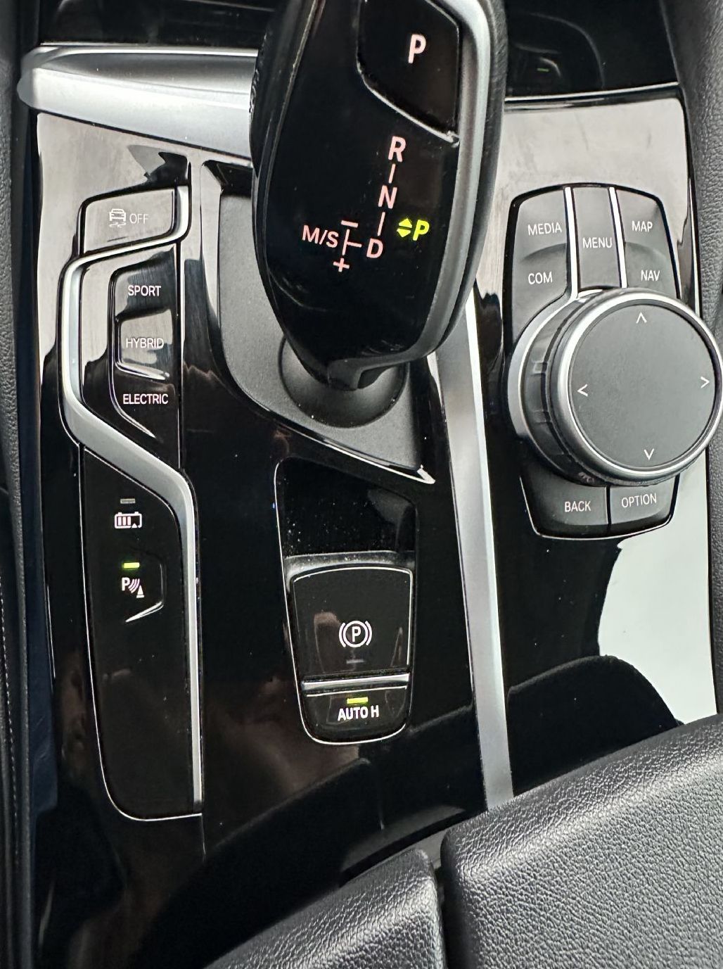 Zunanja slika - BMW Serija 5 - Touring: 530e Touring Avt.4ALU.KAMERA.ACC.LED.NAVI.USNJE - 14