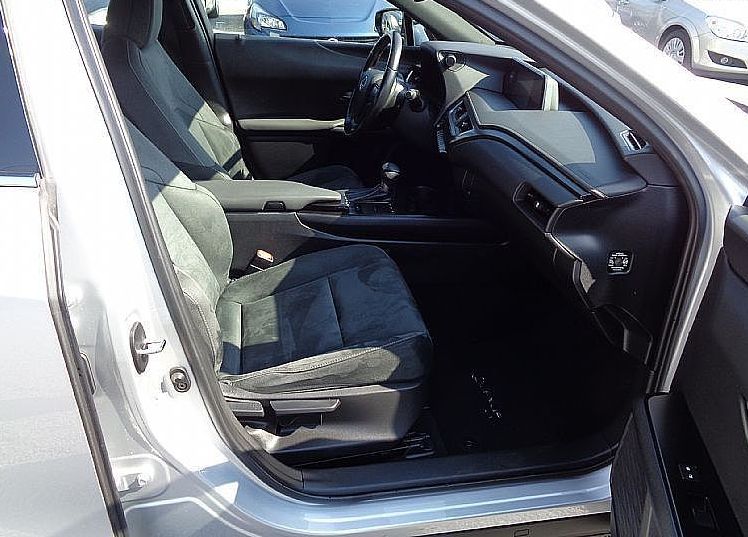 Zunanja slika - Lexus UX - 250h HYBRID - samo 68.299 kilometrov - 7