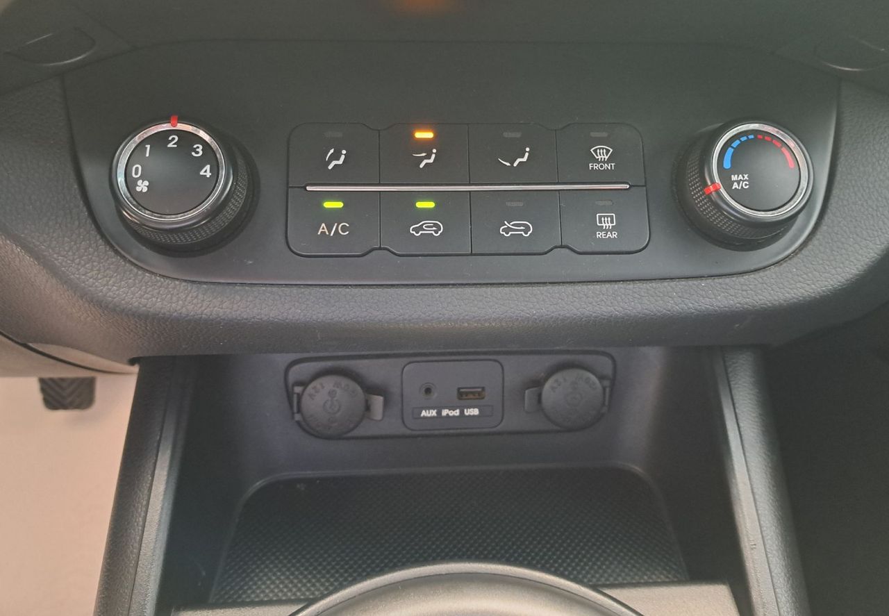 Zunanja slika - KIA Sportage - 2.0 bencinski 120kW Urban-HITRI KREDIT-ODLIČEN- - 10
