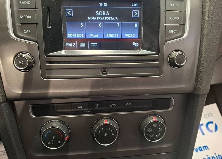 Zunanja slika - VW Golf - 1.6 TDI KREDIT BREZ POLOGA-1LASTNIK-KOT NOV - 11