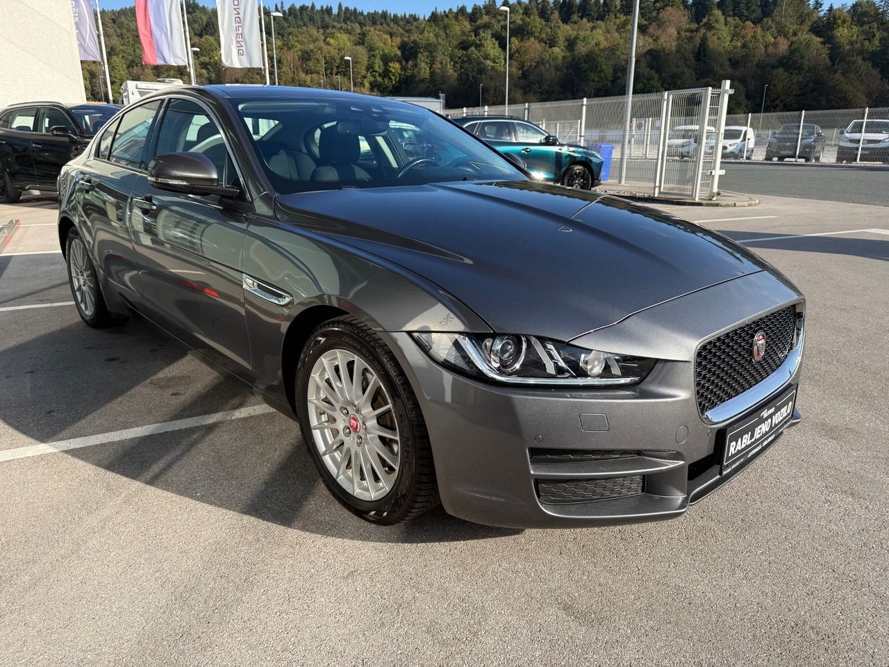 Zunanja slika - Jaguar XE - 2.0D 163HP ZNANA SERVISNA ZGODOVINA +LEPO OHRANJEN - 3