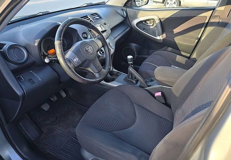 Zunanja slika - Toyota RAV4 - 2.2 D-4D 4WD ExecutiveTOOP STANJE  BREZ RJE... - 8